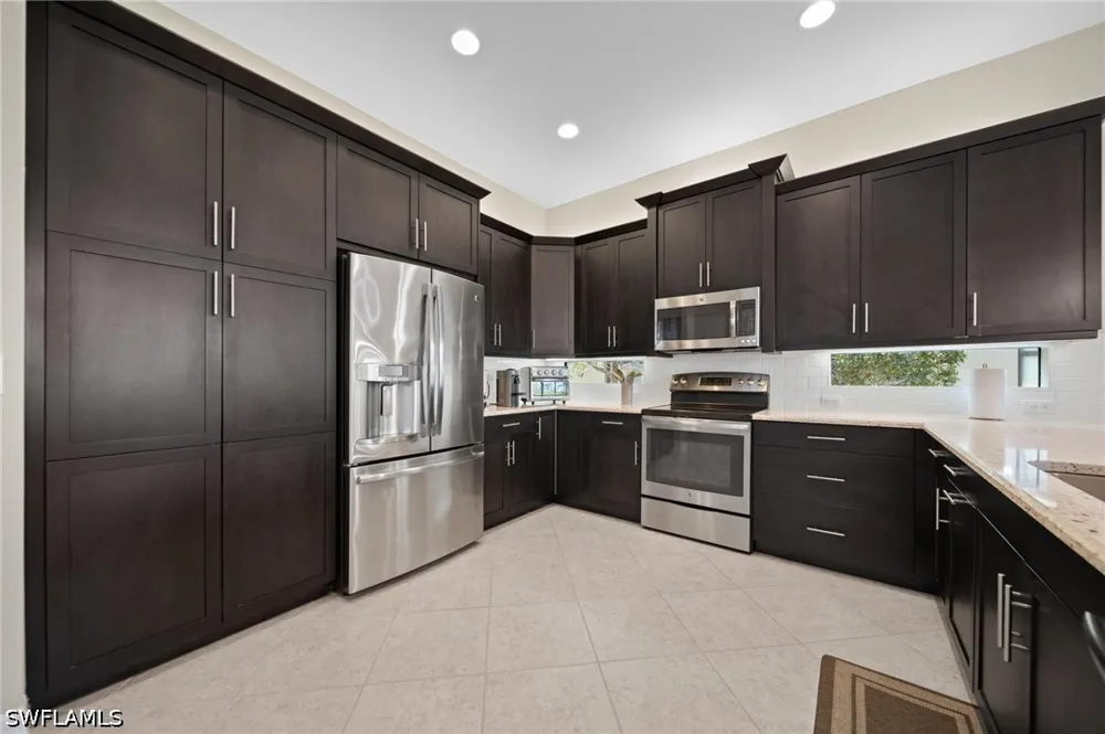 Cinnamon Bay Circle Naples, FL 34119