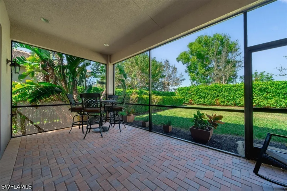 Cinnamon Bay Circle Naples, FL 34119