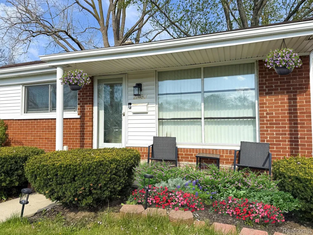 22030 Church Street Oak Park City, MI 48237