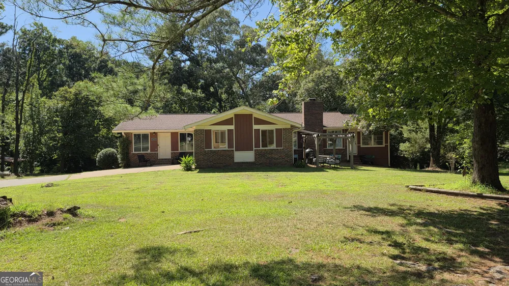 5829 Clarks Bridge RD Clermont, GA 30527