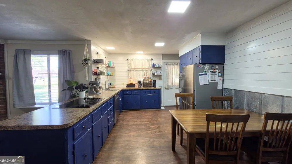 5829 Clarks Bridge RD Clermont, GA 30527