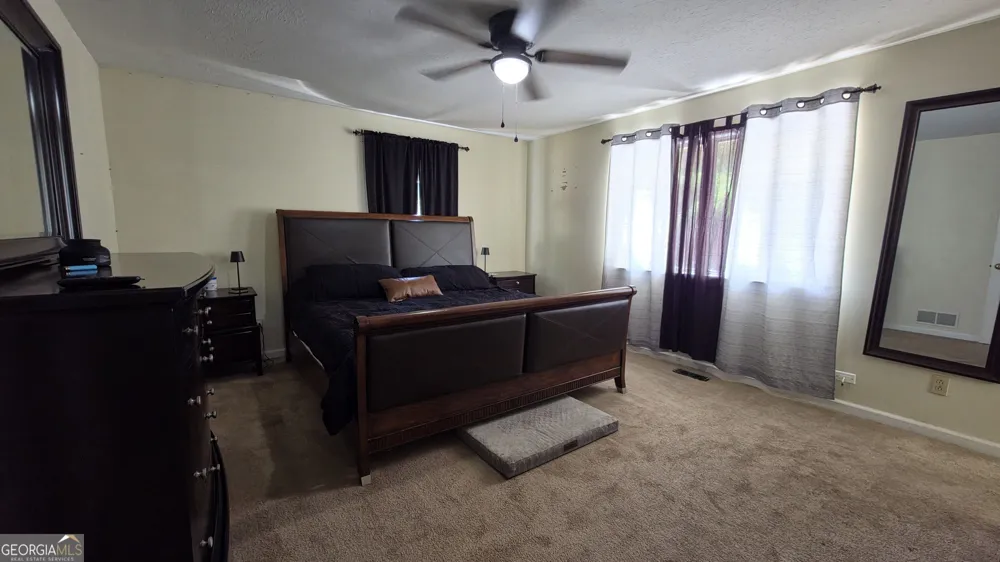 5829 Clarks Bridge RD Clermont, GA 30527