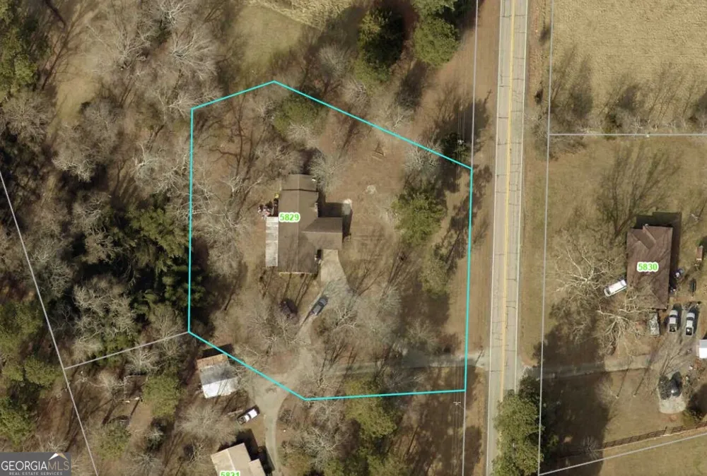 5829 Clarks Bridge RD Clermont, GA 30527