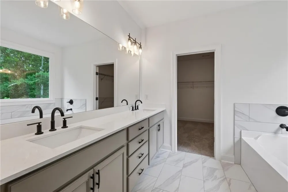 28 CORETTA COURT Winder, GA 30680