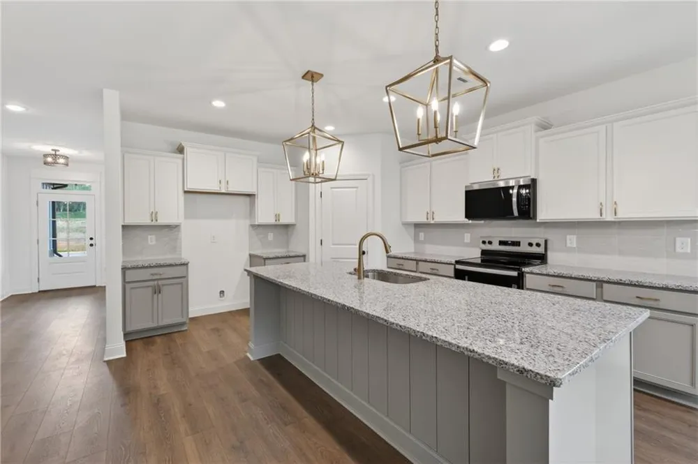 28 CORETTA COURT Winder, GA 30680