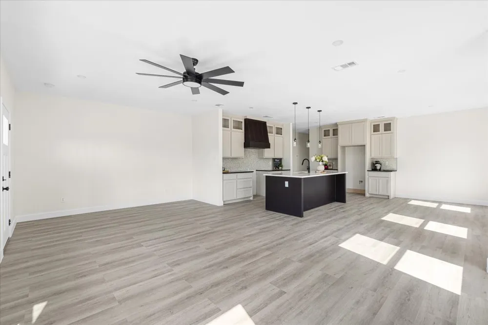 104 S FM 1126 Barry, TX 75102