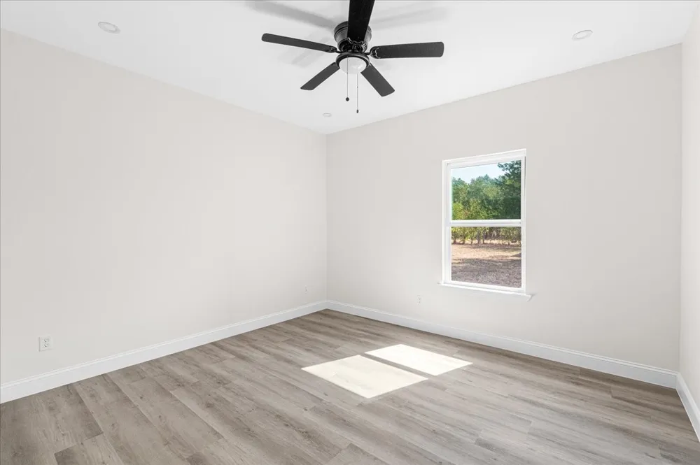 104 S FM 1126 Barry, TX 75102