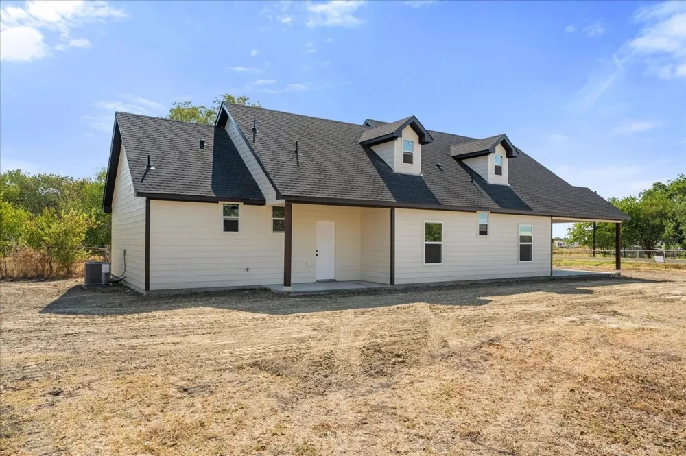 104 S FM 1126 Barry, TX 75102