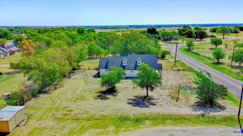 104 S FM 1126 Barry, TX 75102