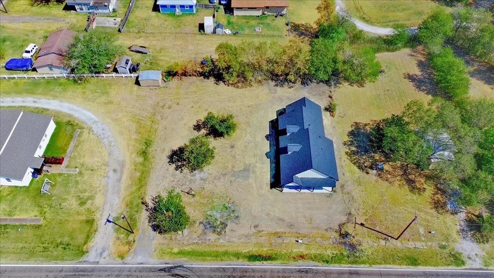 104 S FM 1126 Barry, TX 75102