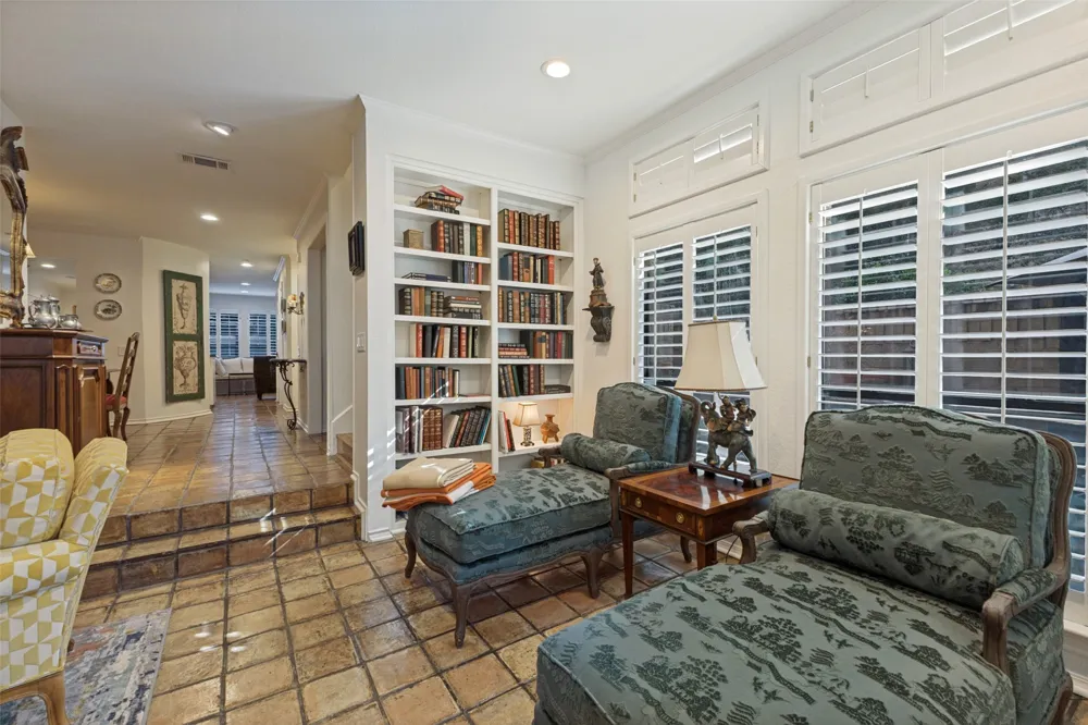 3801 Gilbert Avenue #M Dallas, TX 75219
