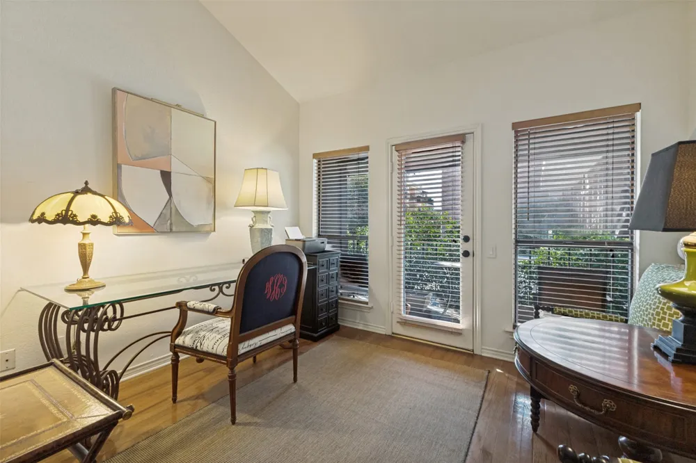 3801 Gilbert Avenue #M Dallas, TX 75219