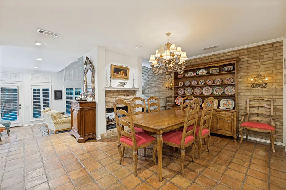 3801 Gilbert Avenue #M Dallas, TX 75219