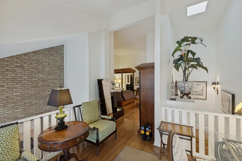 3801 Gilbert Avenue #M Dallas, TX 75219