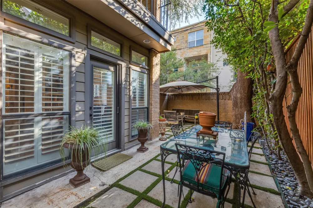 3801 Gilbert Avenue #M Dallas, TX 75219