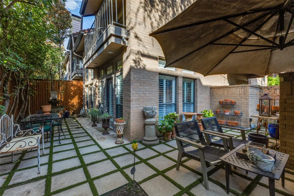 3801 Gilbert Avenue #M Dallas, TX 75219