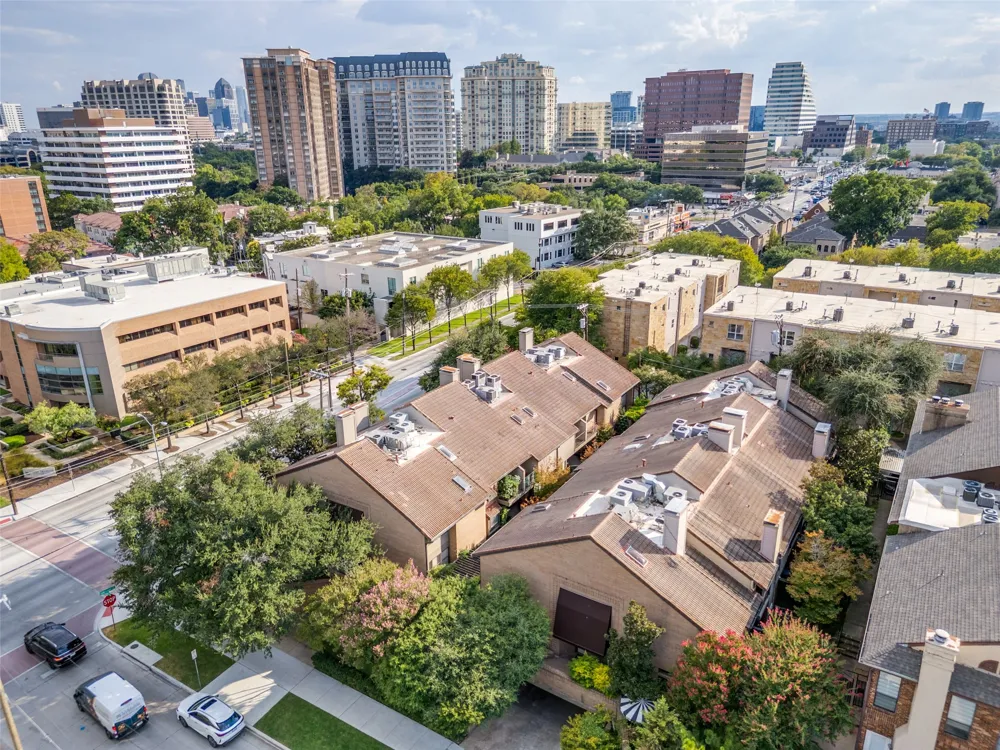 3801 Gilbert Avenue #M Dallas, TX 75219