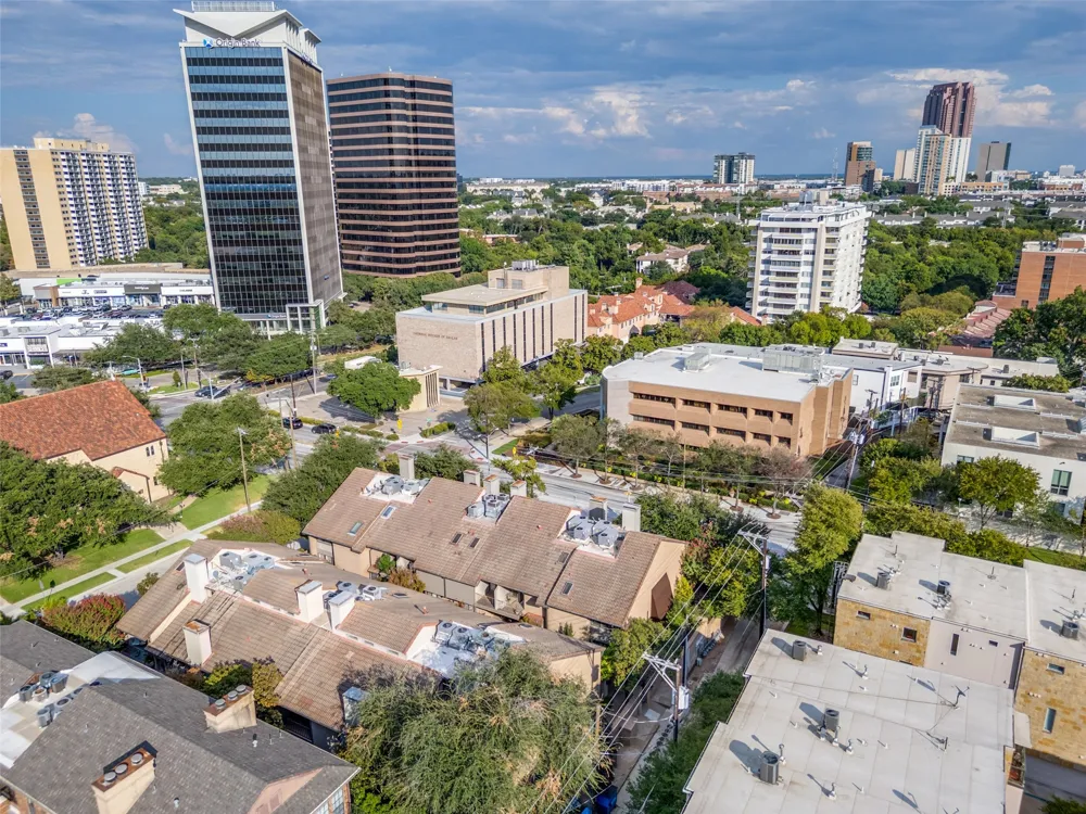 3801 Gilbert Avenue #M Dallas, TX 75219