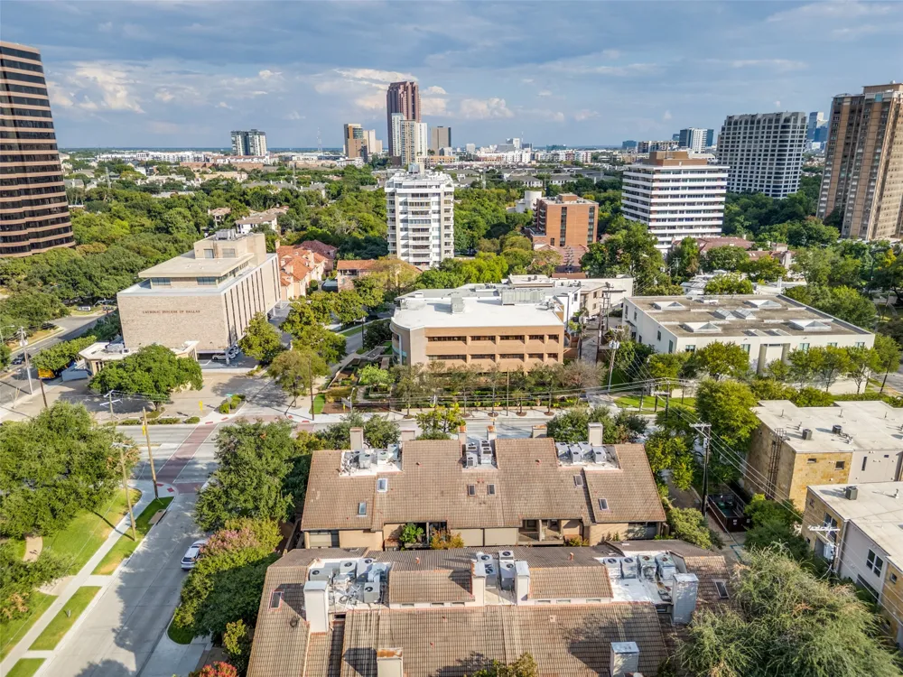 3801 Gilbert Avenue #M Dallas, TX 75219