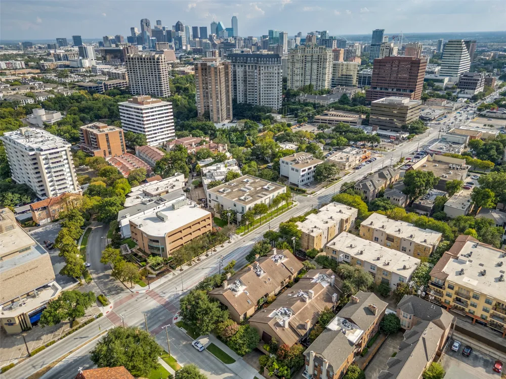 3801 Gilbert Avenue #M Dallas, TX 75219