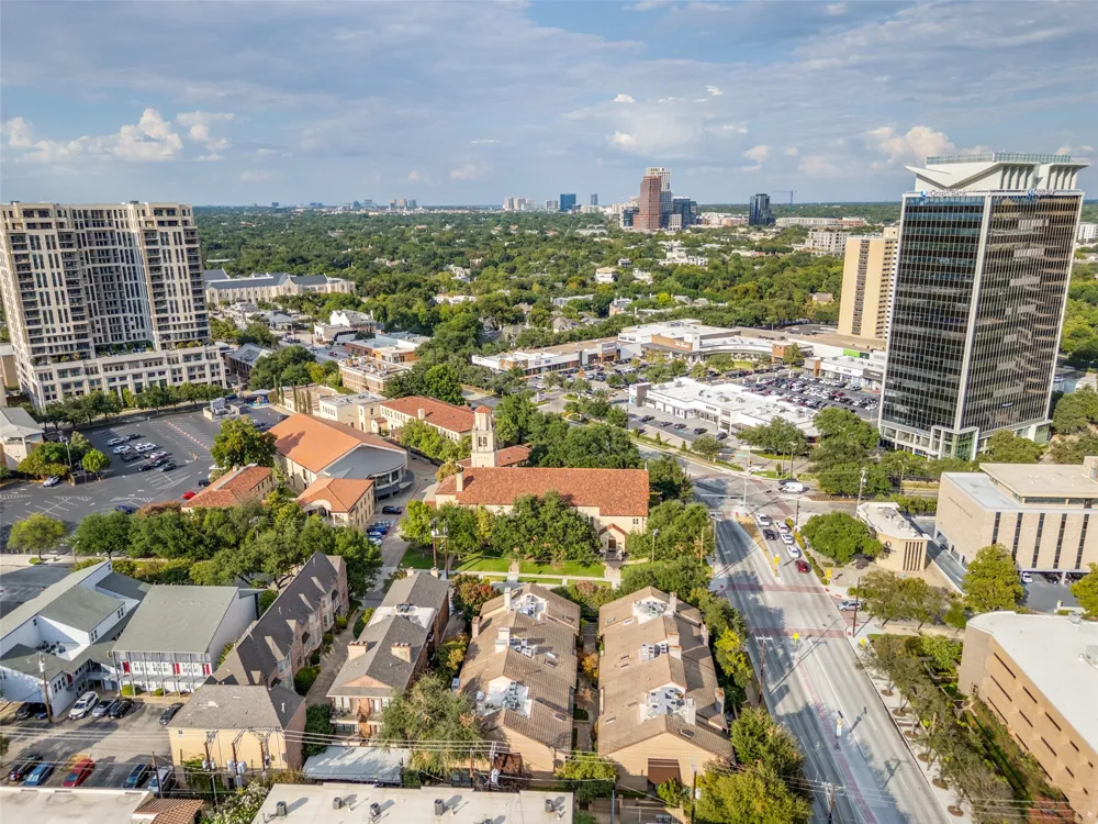 3801 Gilbert Avenue #M Dallas, TX 75219