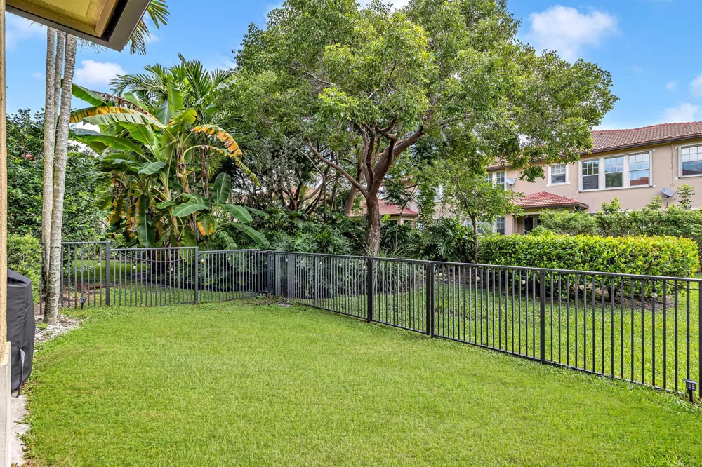 5725 NW 120th Avenue Coral Springs, FL 33076