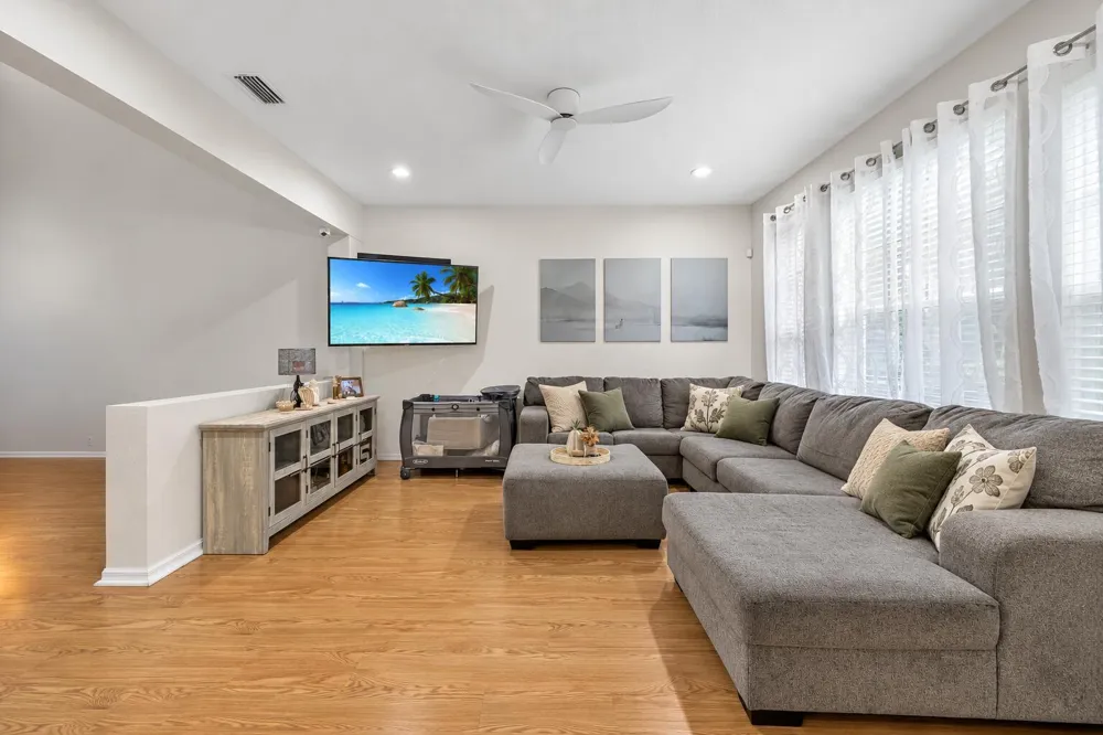 5725 NW 120th Avenue Coral Springs, FL 33076