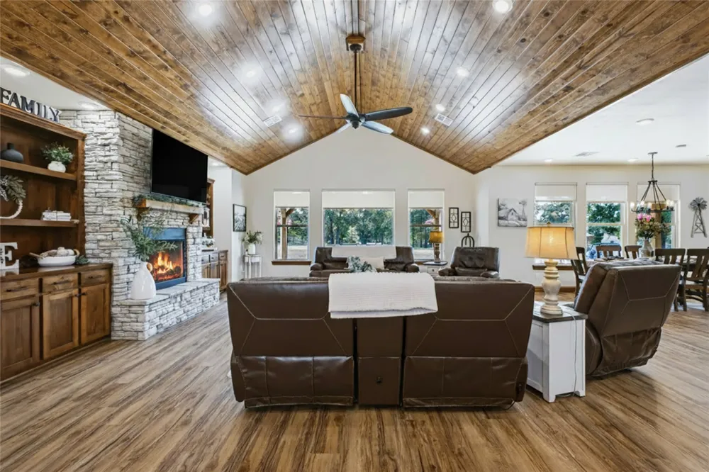 3597 Half Bank Road Atoka, OK 74525
