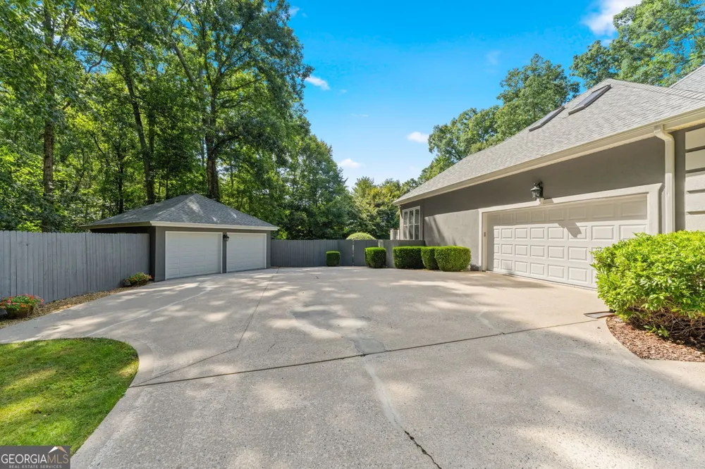 5725 Ash DR Cumming, GA 30040
