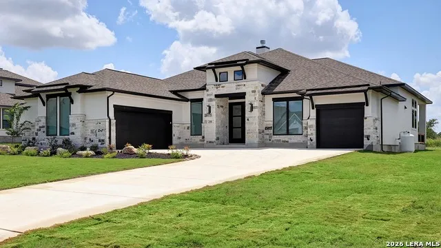 291 Bobs Cove Castroville, TX 78009
