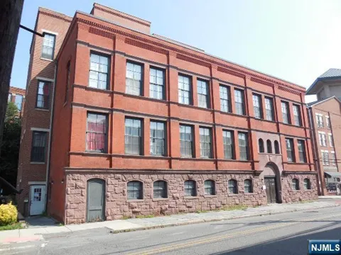18 Market Street 301