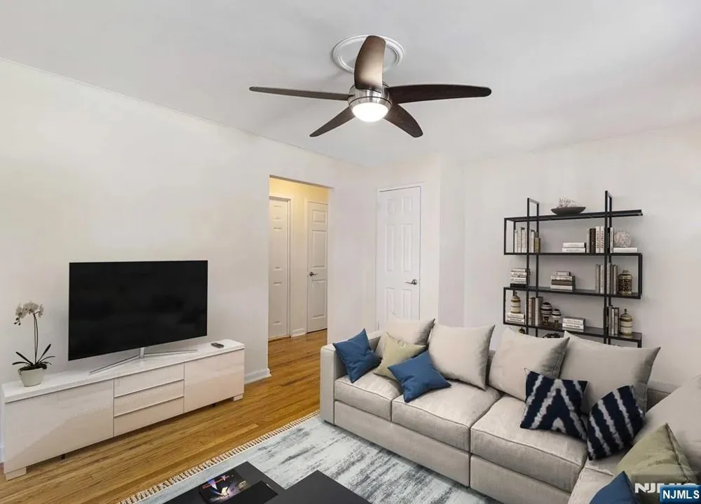 80 Lakeview Avenue Leonia, NJ 07605