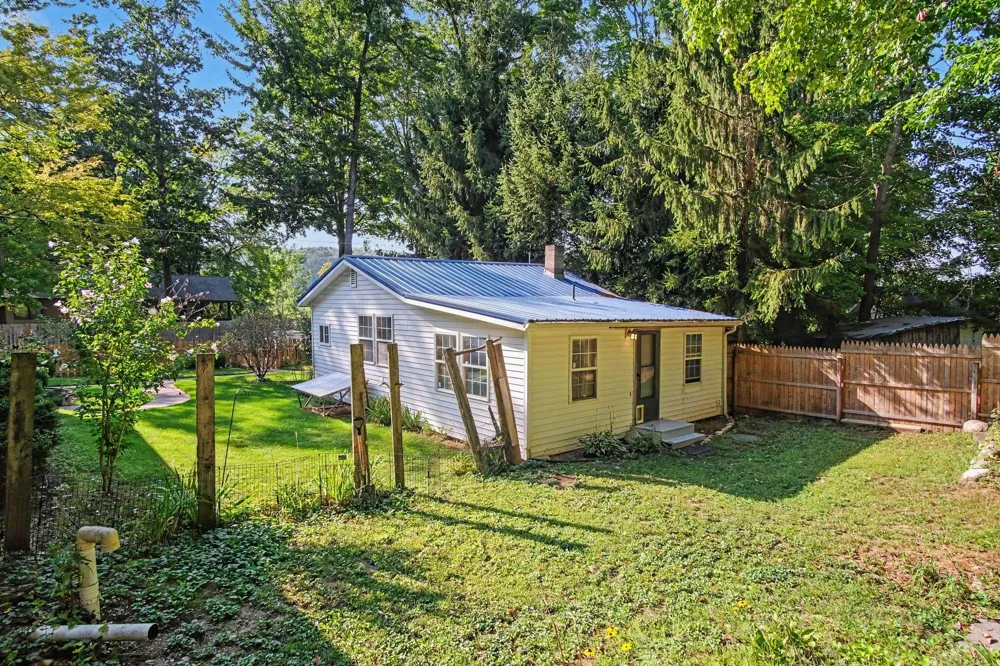 3944 Truesdale Street Newaygo, MI 49337