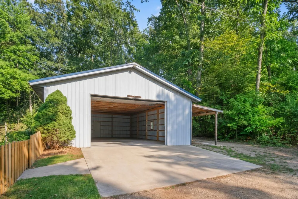 3944 Truesdale Street Newaygo, MI 49337