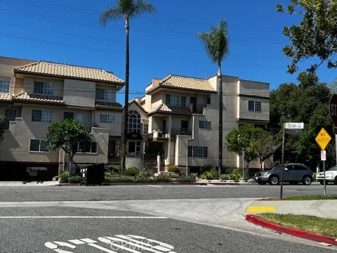 537 Adams