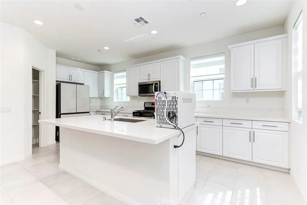 6996 Cottonwood Lane Buena Park, CA 90621