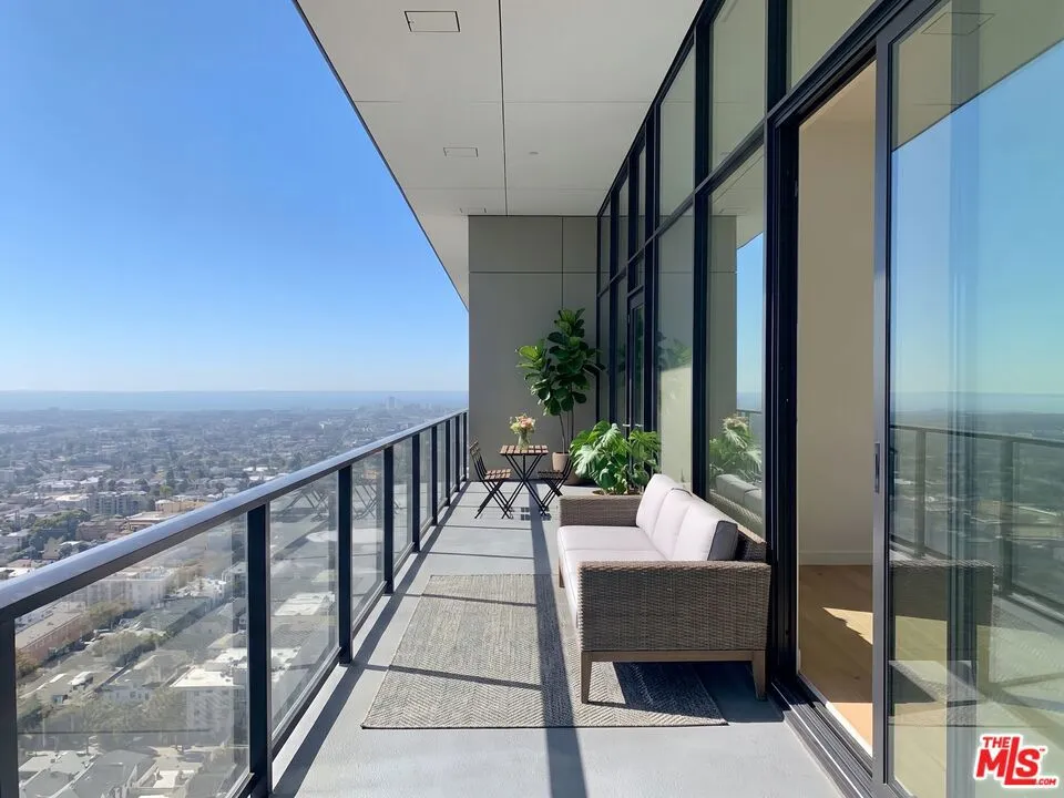11750 Wilshire Boulevard #1912 Los Angeles, CA 90025
