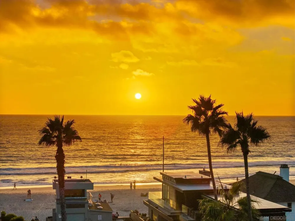 1929 Ocean Front Del Mar, CA 92014