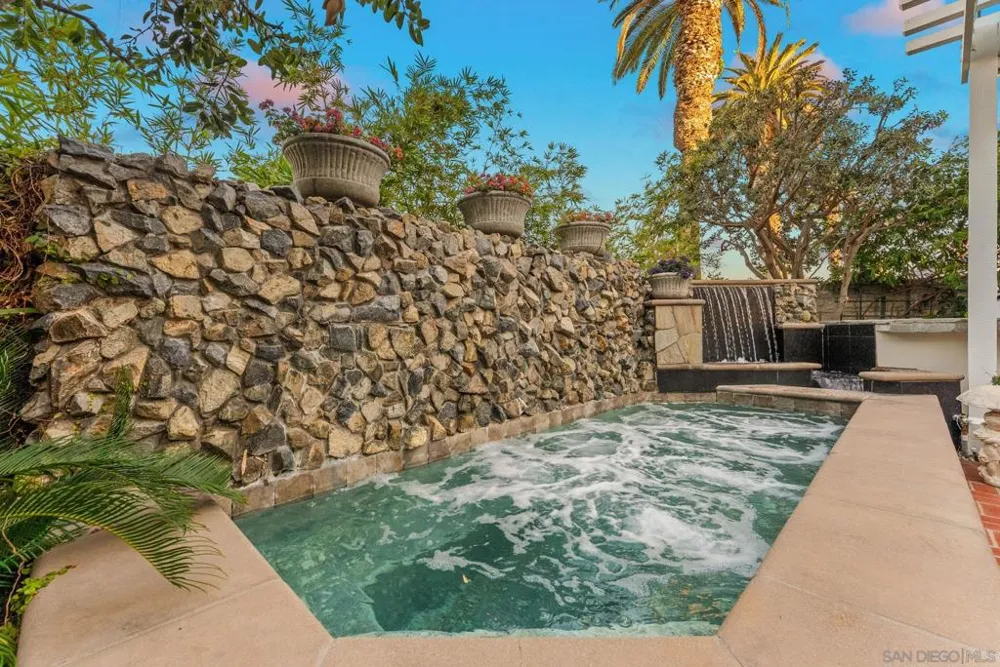 1929 Ocean Front Del Mar, CA 92014