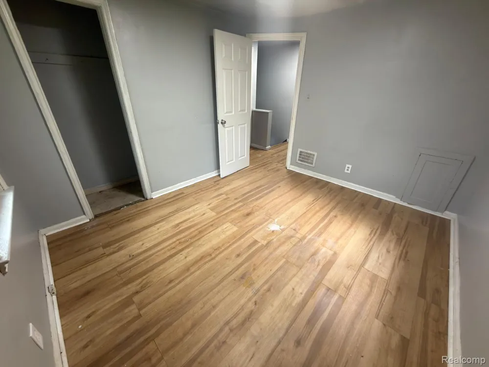 8837 Evergreen Avenue Detroit City, MI 48228