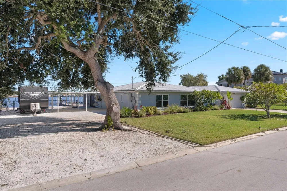 5027 WATERSIDE DRIVE Port Richey, FL 34668