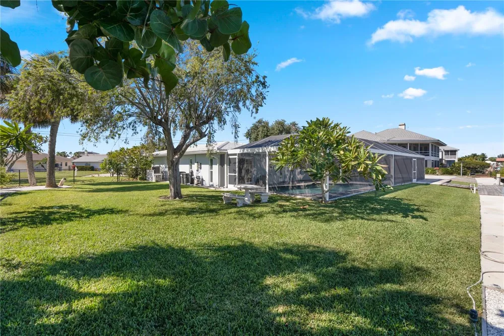 5027 WATERSIDE DRIVE Port Richey, FL 34668