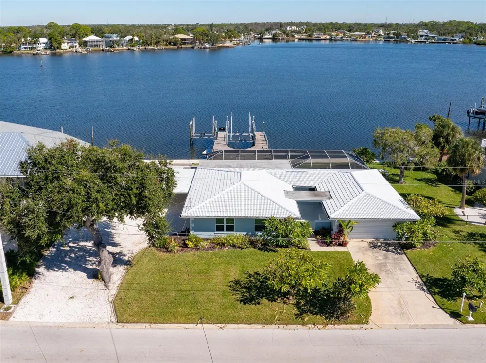 5027 WATERSIDE DRIVE Port Richey, FL 34668