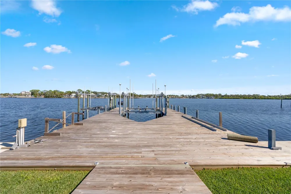 5027 WATERSIDE DRIVE Port Richey, FL 34668