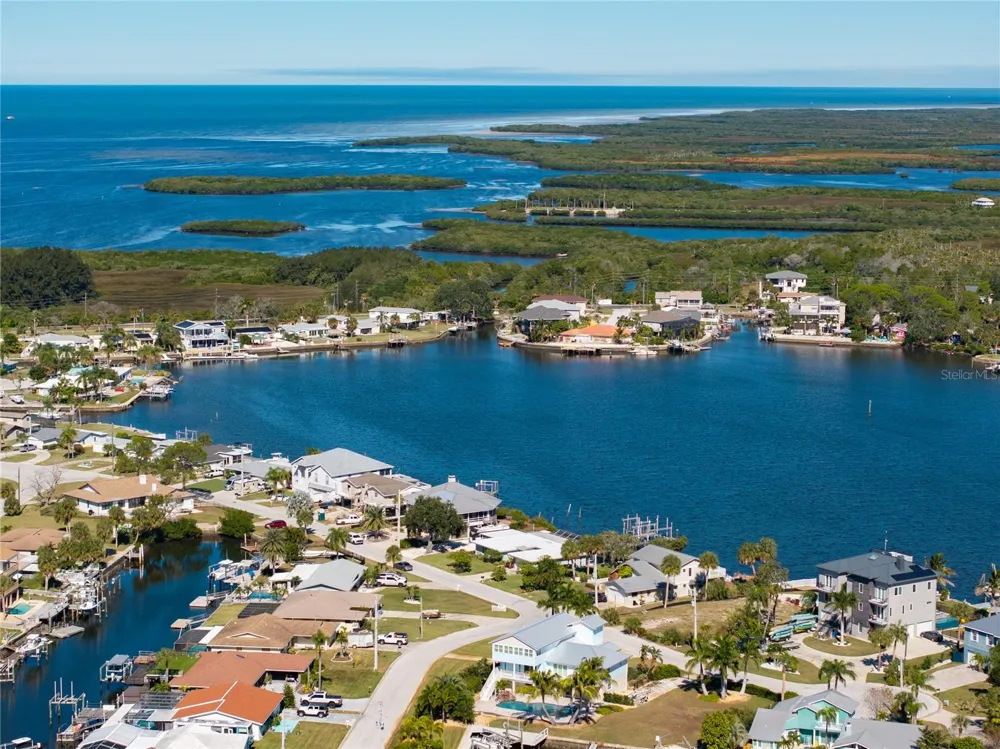 5027 WATERSIDE DRIVE Port Richey, FL 34668