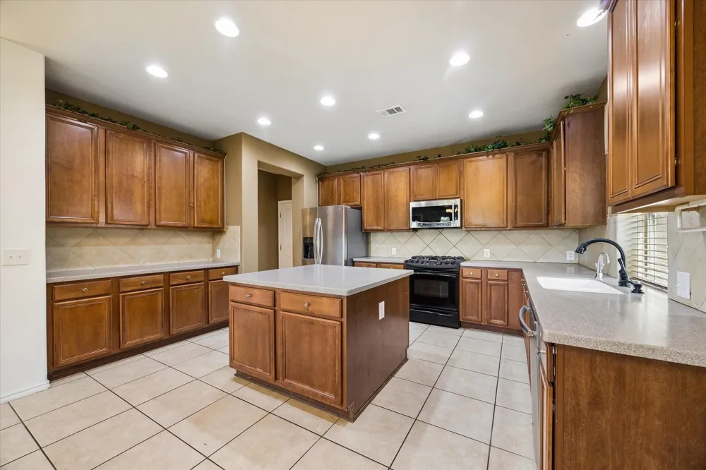 518 Honeysuckle Vine Drive Rosenberg, TX 77469