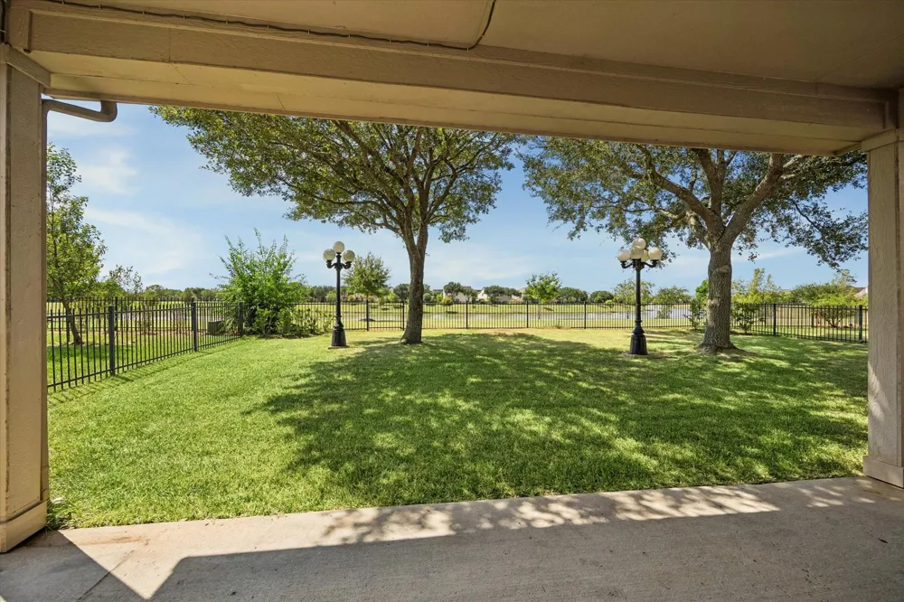 518 Honeysuckle Vine Drive Rosenberg, TX 77469
