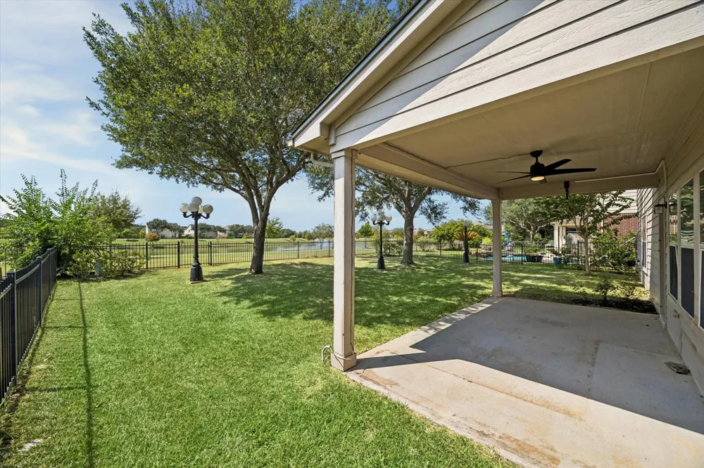 518 Honeysuckle Vine Drive Rosenberg, TX 77469
