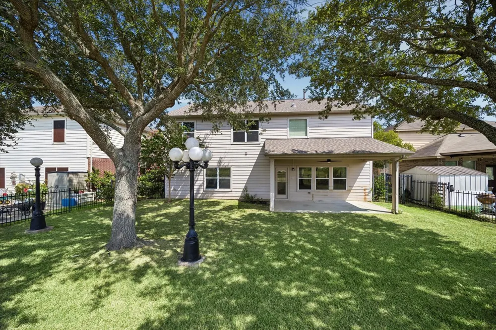 518 Honeysuckle Vine Drive Rosenberg, TX 77469