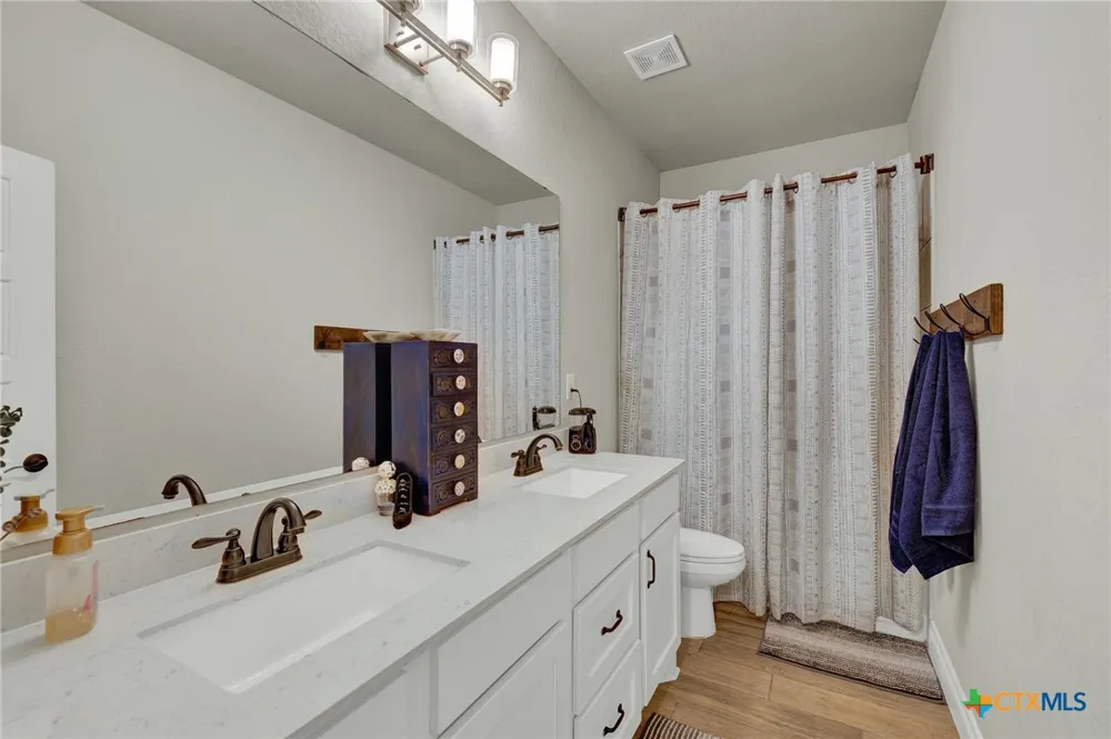 3117 Nister New Braunfels, TX 78130